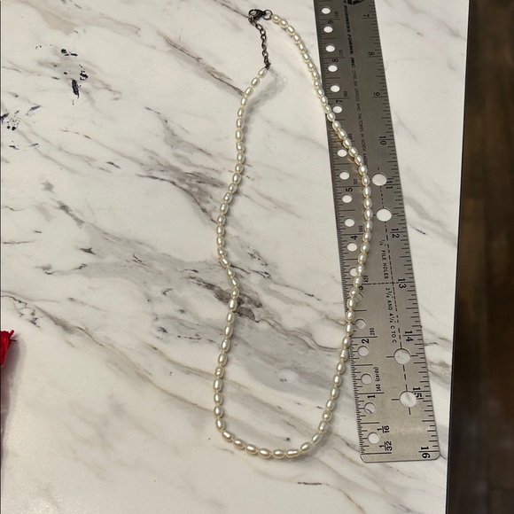 Salt water Pearl Necklace - Picture 3 of 6